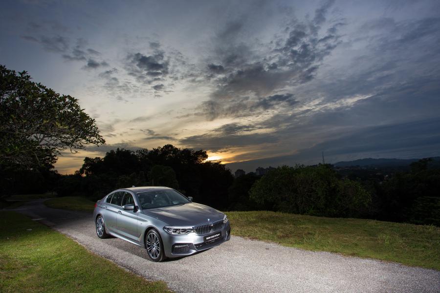  BMW 530i Sedan M Sport (G30) 2017 года  (MY) (фото 4 из 16)
